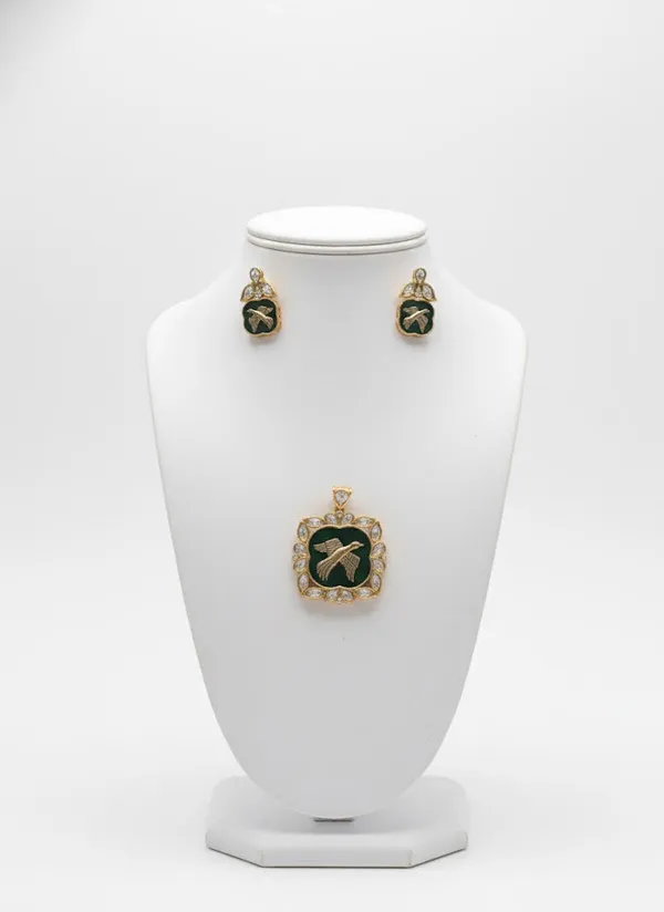 Green_Brass_Necklace_Set_For_Women